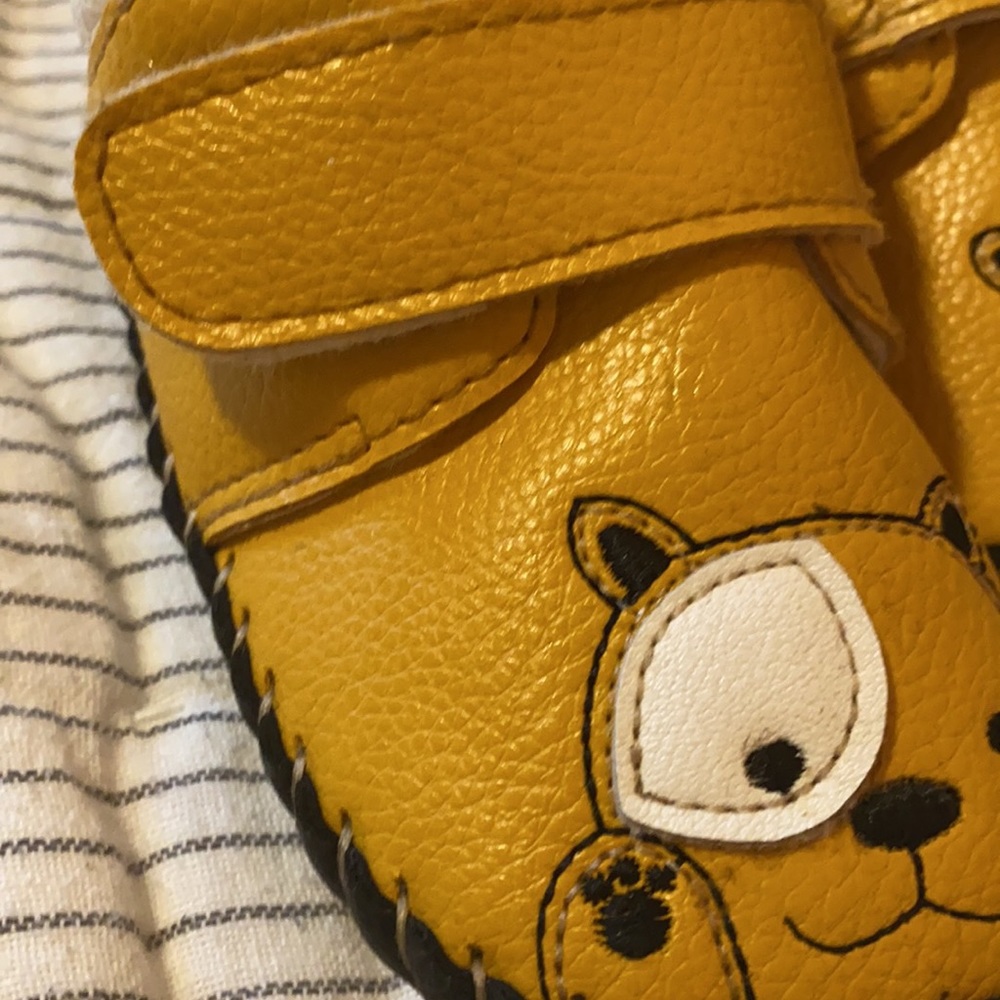 🐶 Leather velcro baby puppy shoes ! 🐶 - Picture 3 of 8